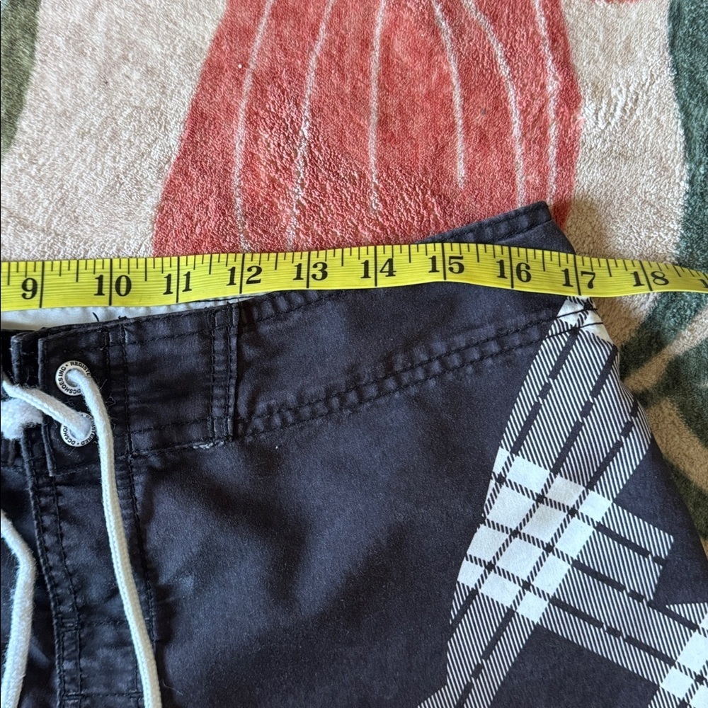 Vintage DC Black Plaid Spell Out 10 in inseam Built in Can Opener Swim Trunks 34 - Picture 7 of 9